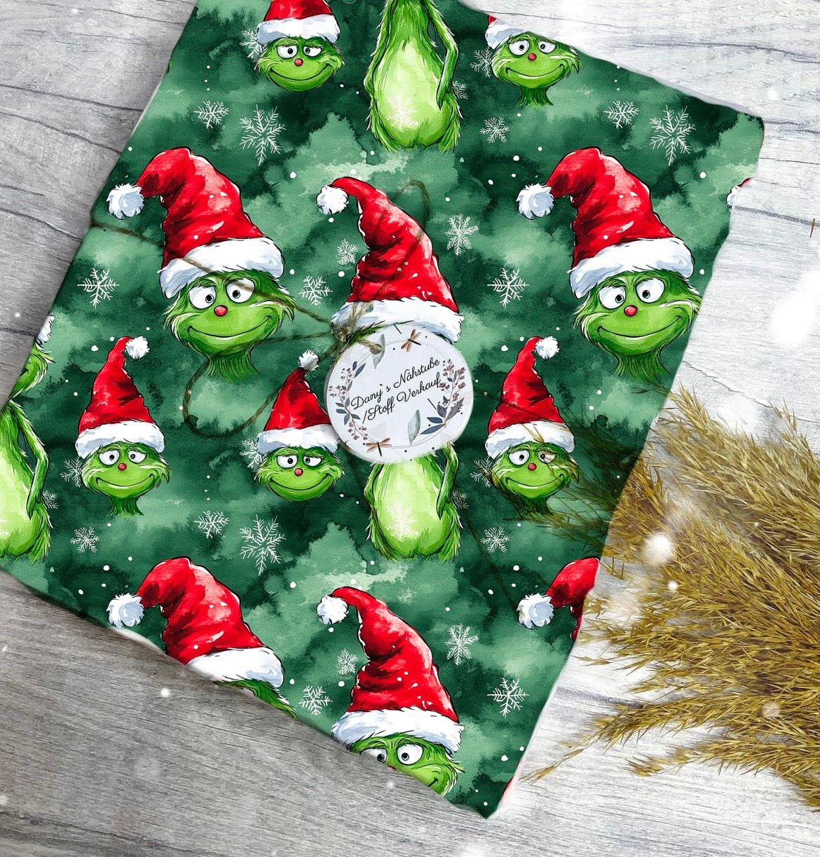 Grünes Wichtel Monster Winterzeit Aktuelle Vorbestellung